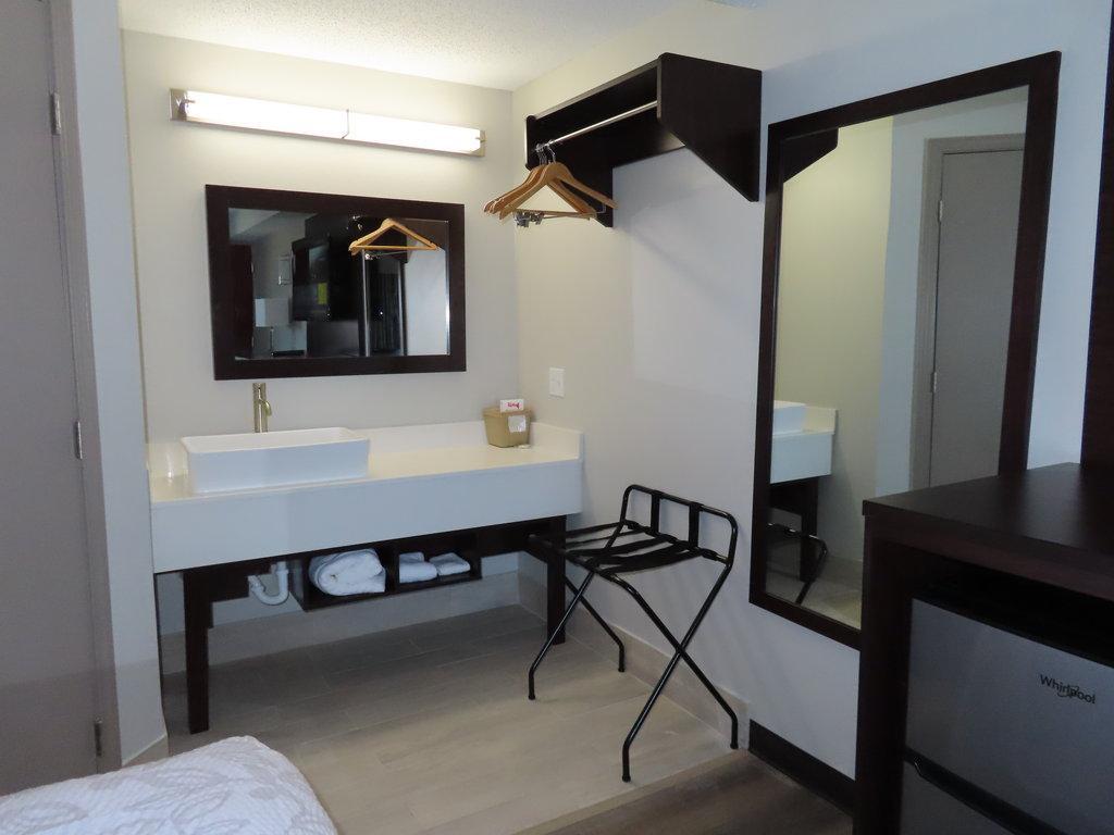 Red Roof Plus+ & Suites Erie Zewnętrze zdjęcie