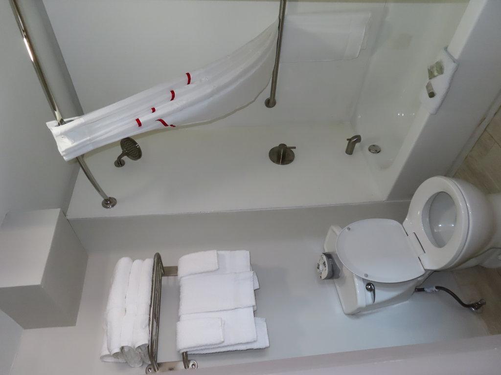 Red Roof Plus+ & Suites Erie Zewnętrze zdjęcie